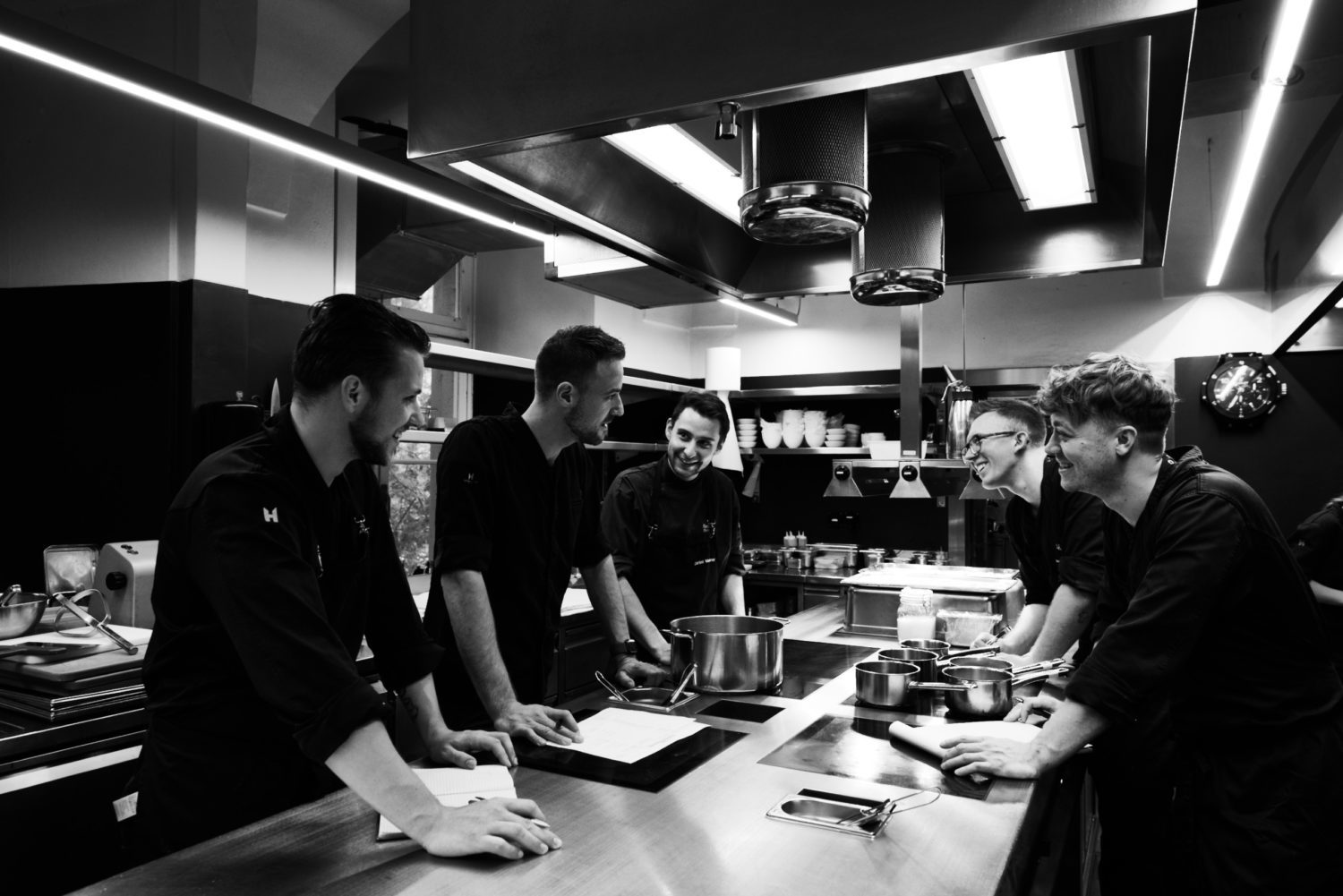 Schloss Schauenstein Team with head chef Marcel Skibba (c) Joan Minder
